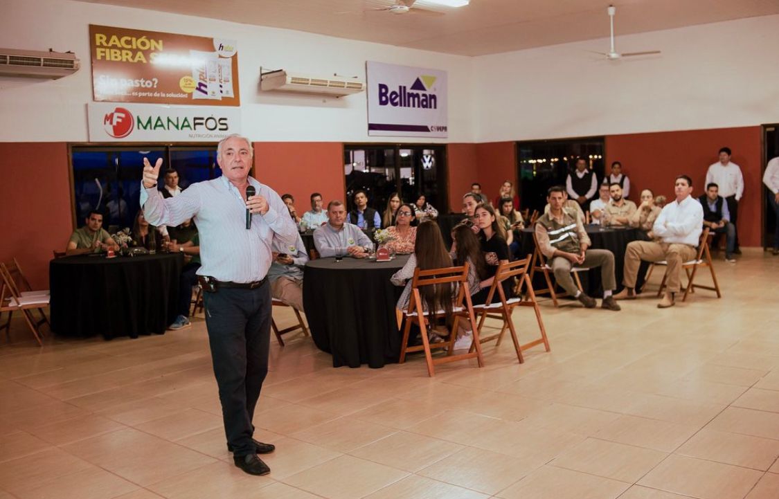 Luis Romero Álvarez durante su presentación en la Noche Banco Atlas. 